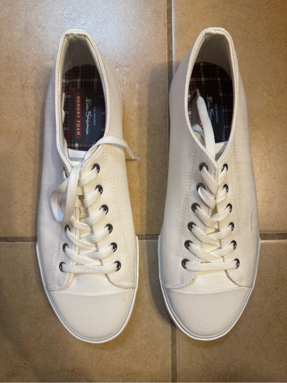 Ben Sherman NWOB Men’s Low-Top Canvas Sneakers in Cream